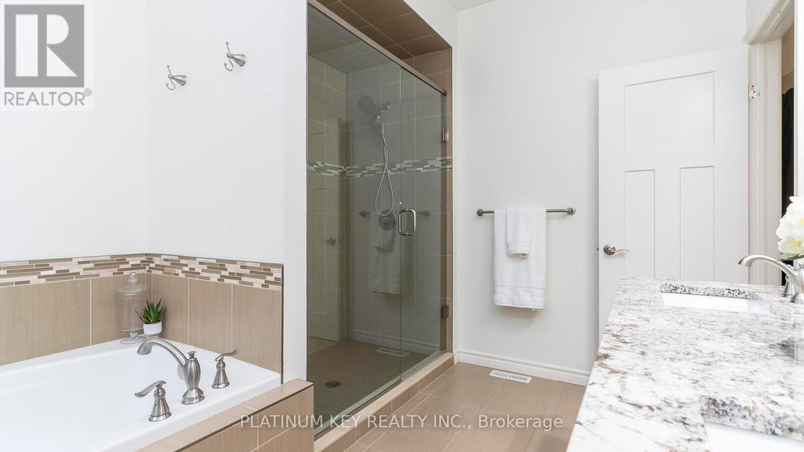 688 Woods Edge Road, Strathroy-Caradoc (Mount Brydges), ON - Indoor Photo Showing Bathroom