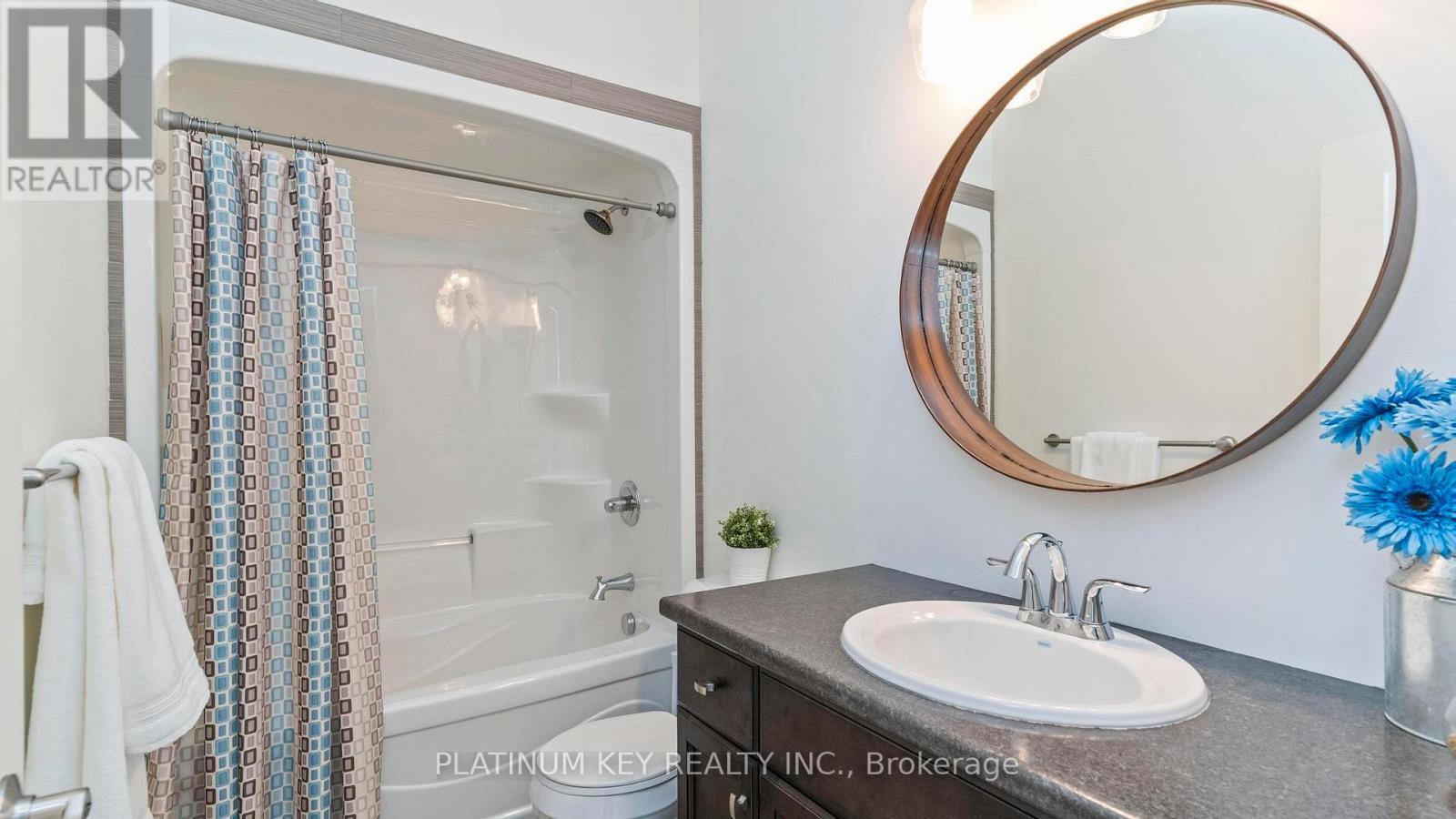 688 Woods Edge Road, Strathroy-Caradoc (Mount Brydges), ON - Indoor Photo Showing Bathroom
