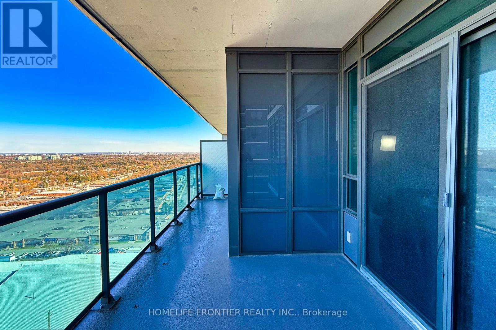 Ph209 - 7167 Yonge Street, Markham, ON - With Exterior