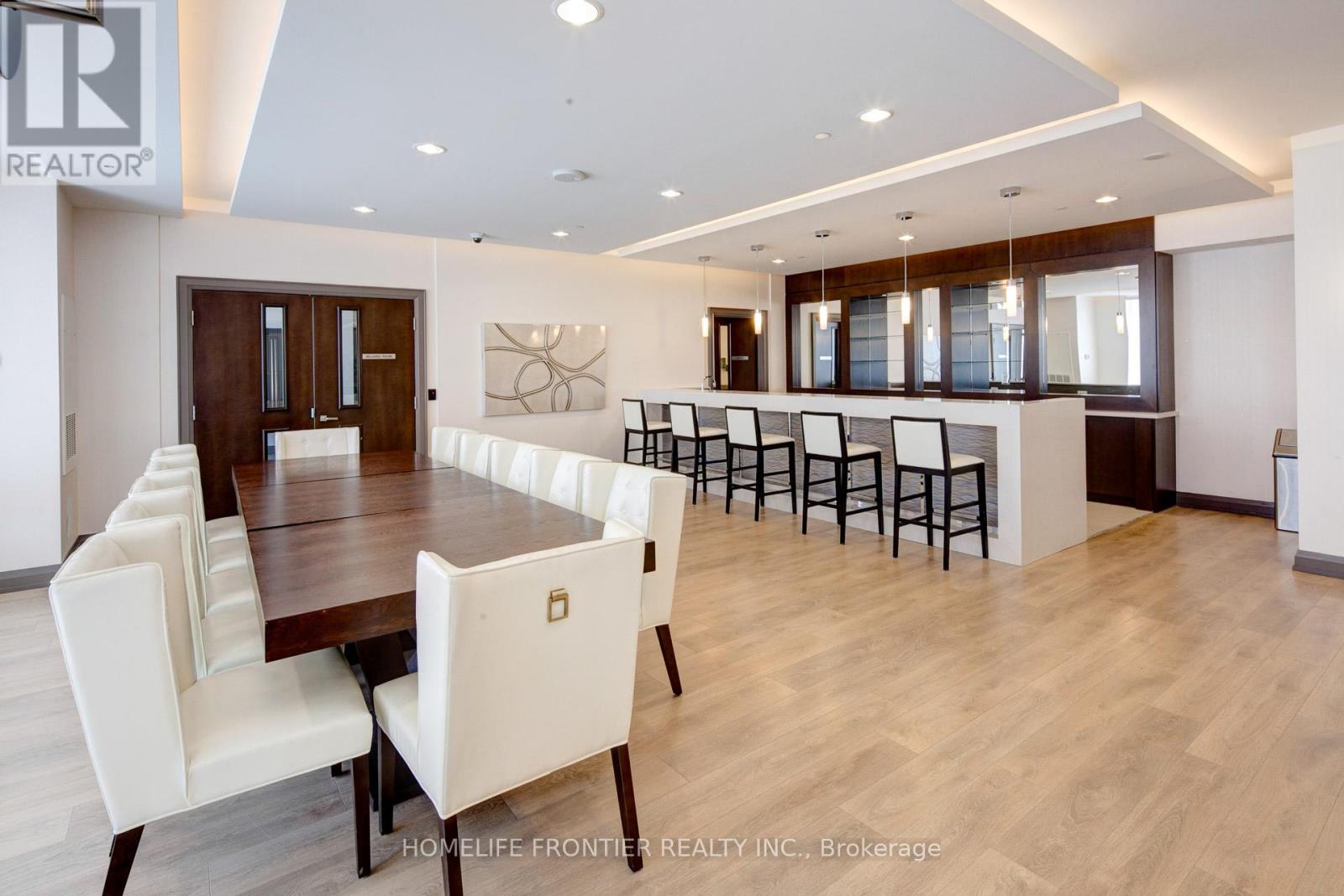 Ph209 - 7167 Yonge Street, Markham, ON - Indoor Photo Showing Dining Room