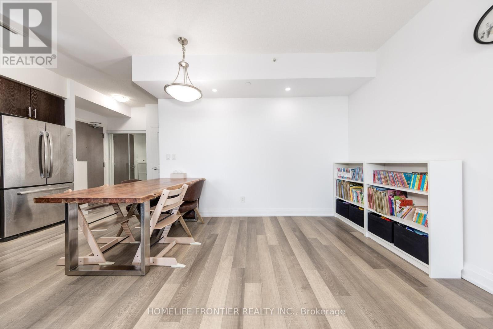 Ph209 - 7167 Yonge Street, Markham, ON - Indoor