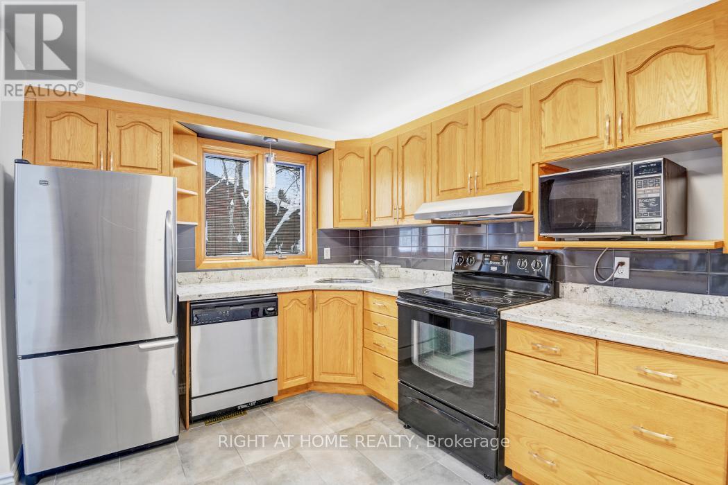 52 Ventnor Way, Ottawa, ON - Indoor Photo Showing Kitchen