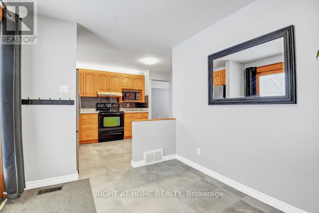 52 Ventnor Way, Ottawa, ON - Indoor Photo Showing Kitchen