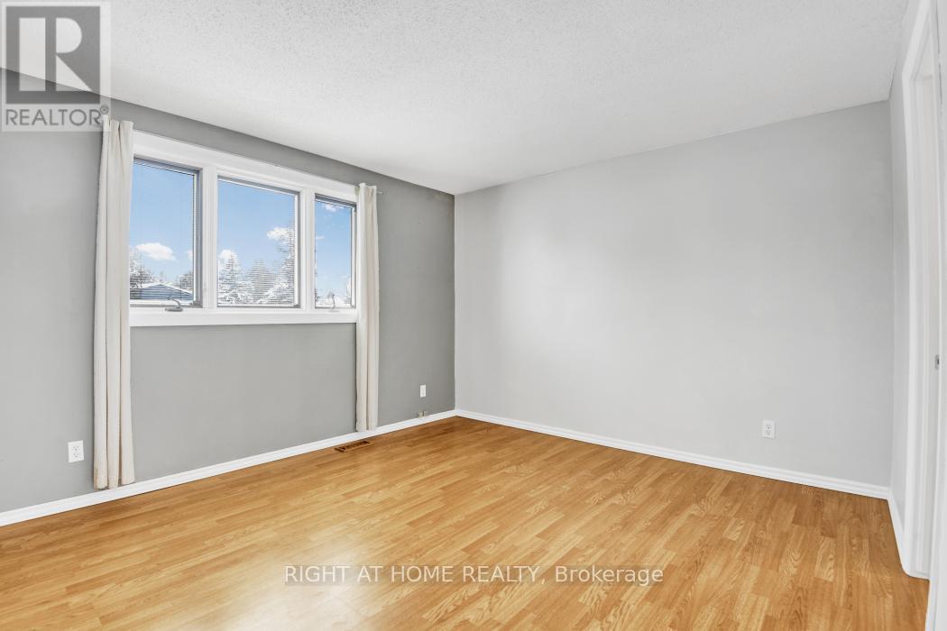 primary bedroom - 52 Ventnor Way, Ottawa, ON - Indoor Photo Showing Other Room