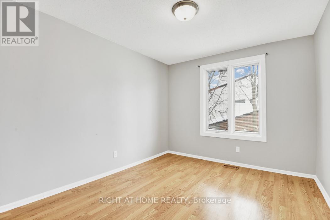 2nd bedroom - 52 Ventnor Way, Ottawa, ON - Indoor Photo Showing Other Room