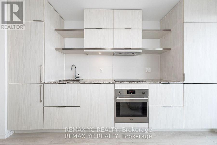 5104 - 197 Yonge Street, Toronto, ON - Indoor Photo Showing Kitchen