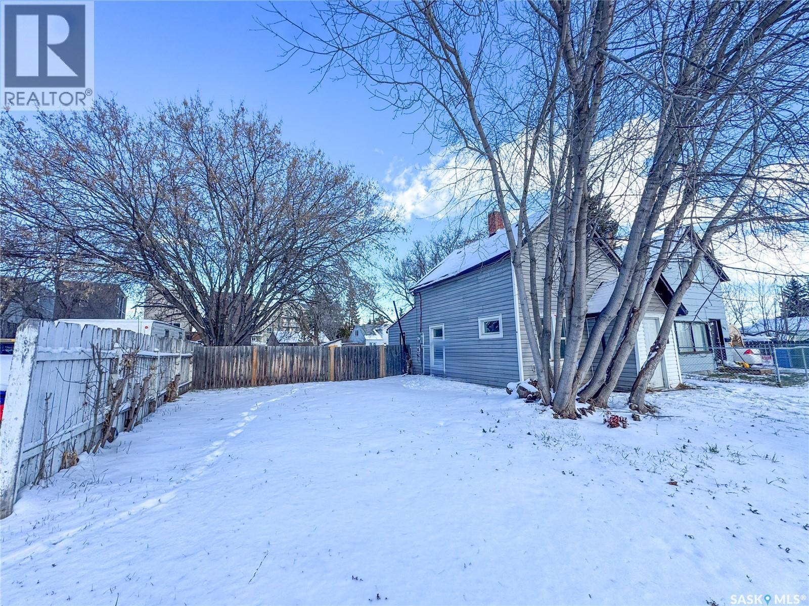586 5Th Street E, Prince Albert, SK - Outdoor