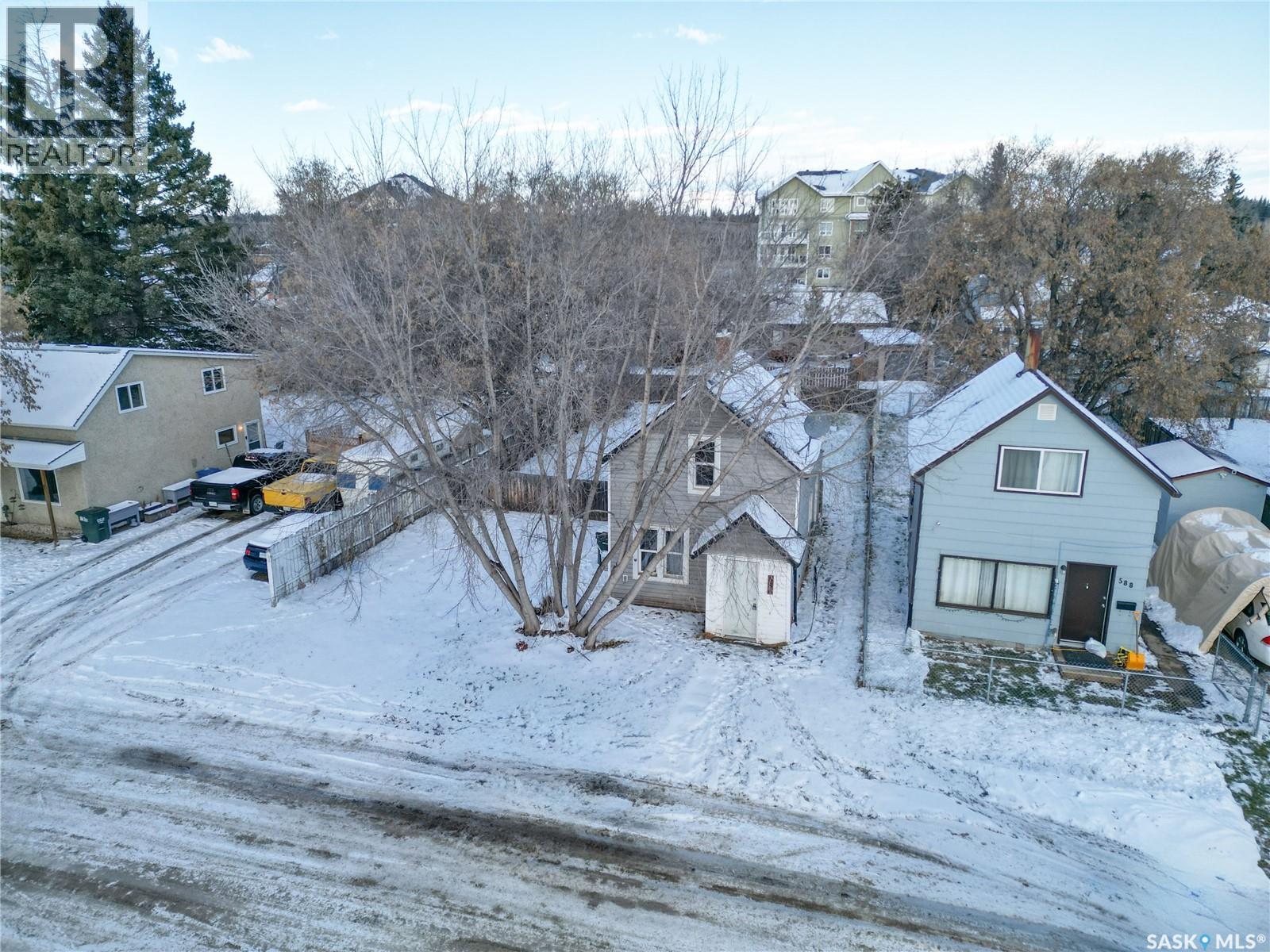 586 5Th Street E, Prince Albert, SK - Outdoor