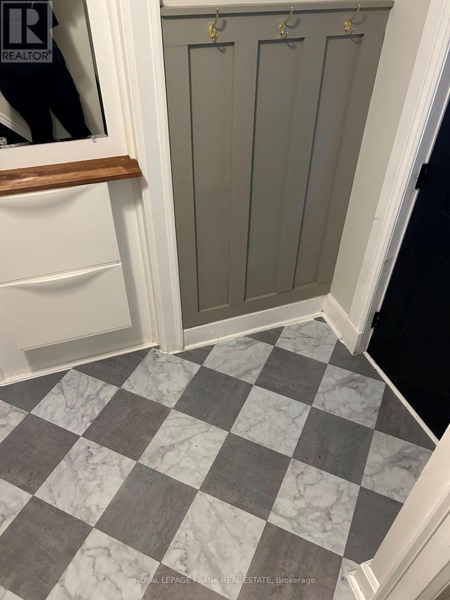 Upper - 1201 Kenneth Avenue, Peterborough (Otonabee Ward 1), ON - Indoor Photo Showing Other Room