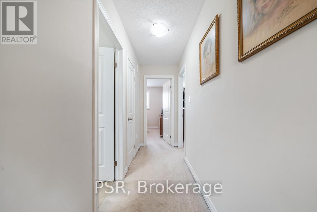 514 Old Mud Street, Hamilton, ON - Indoor Photo Showing Other Room