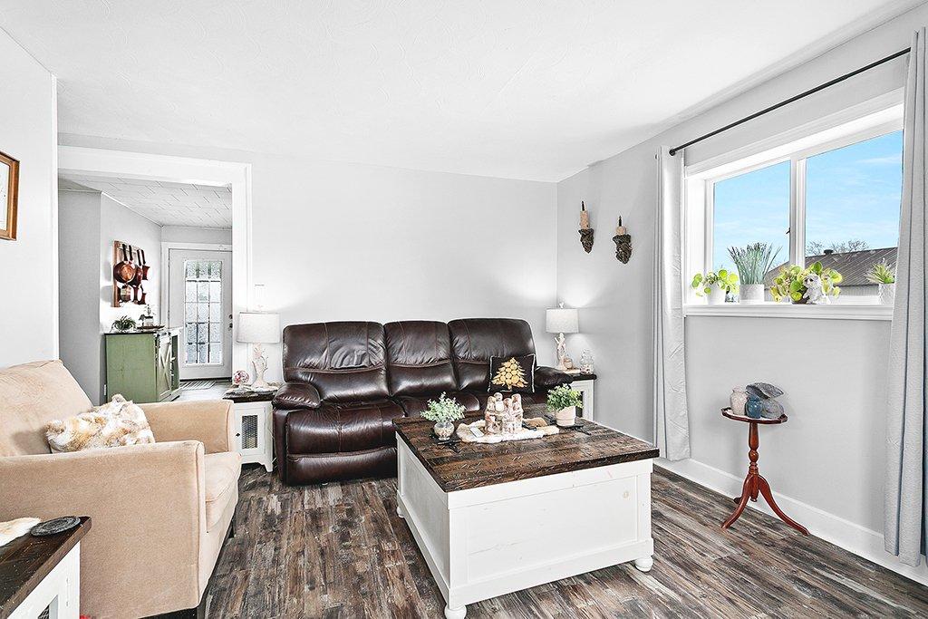 Living room - 58 Av. Victoria, Shawville, QC - Indoor Photo Showing Living Room