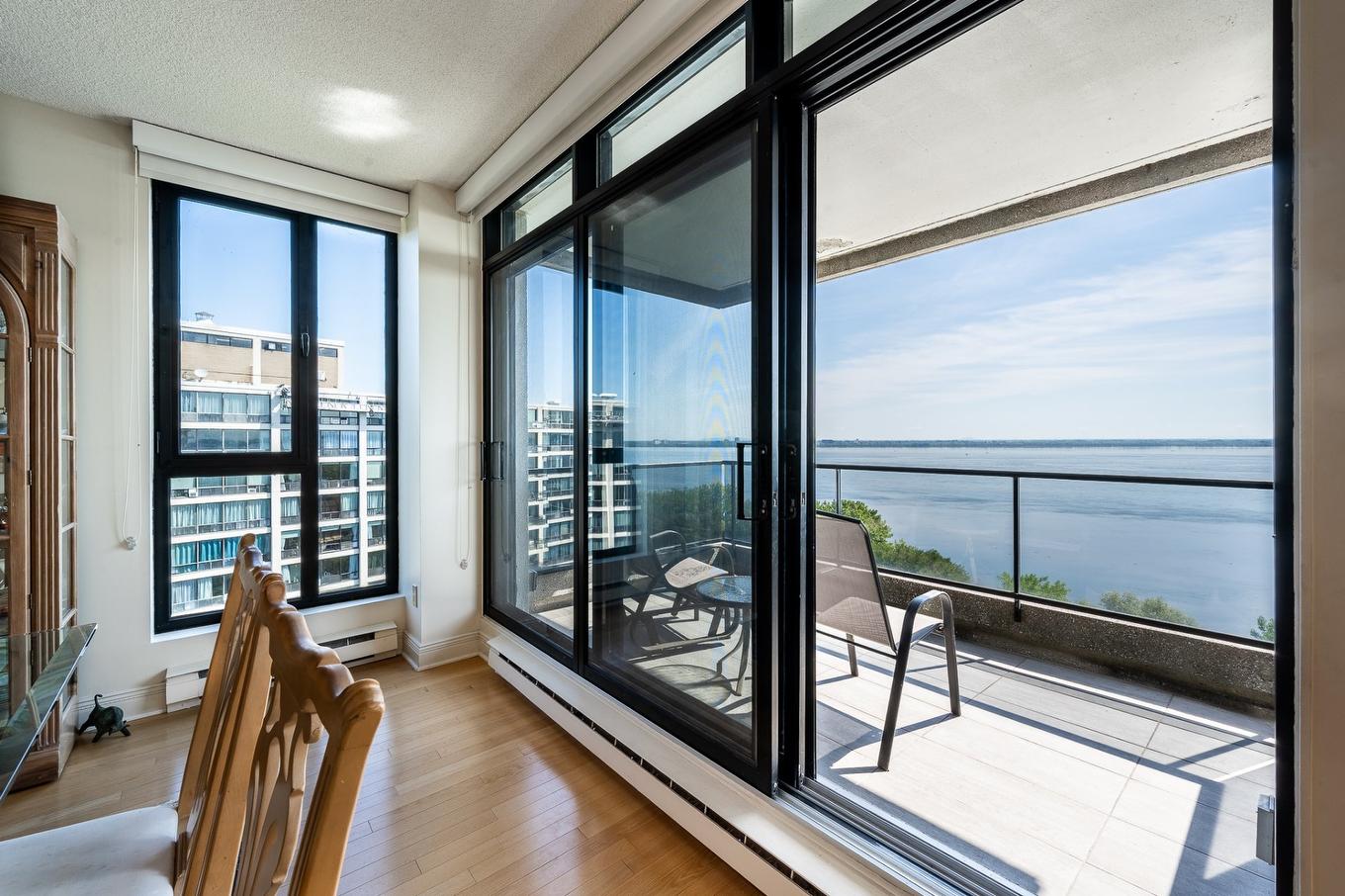Balcony - 1201-100 Rue Hall, Montréal (Verdun/Île-Des-Soeurs), QC - Indoor Photo Showing Other Room With Body Of Water