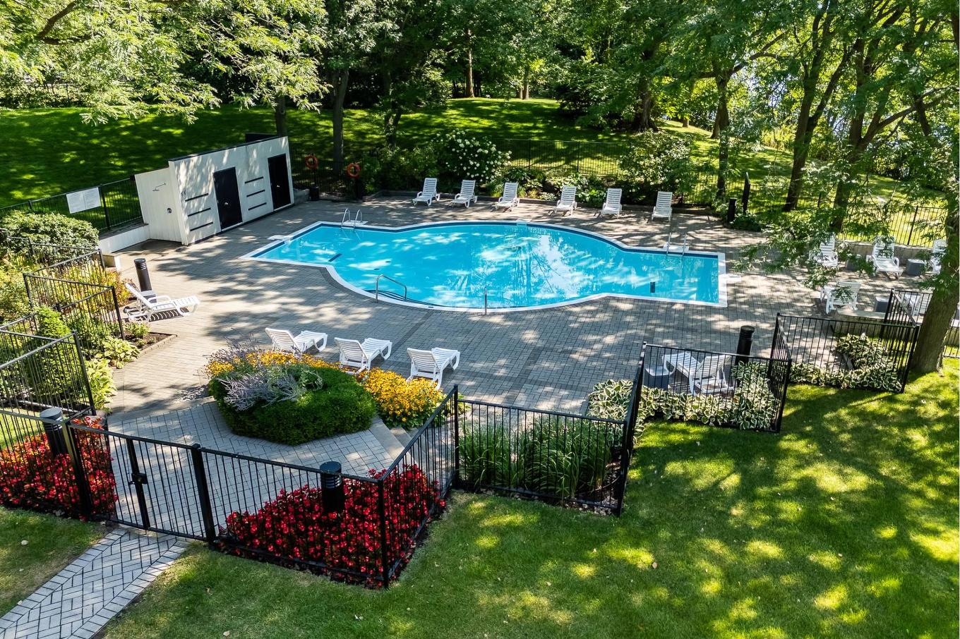 Pool - 1201-100 Rue Hall, Montréal (Verdun/Île-Des-Soeurs), QC - Outdoor With In Ground Pool With Backyard