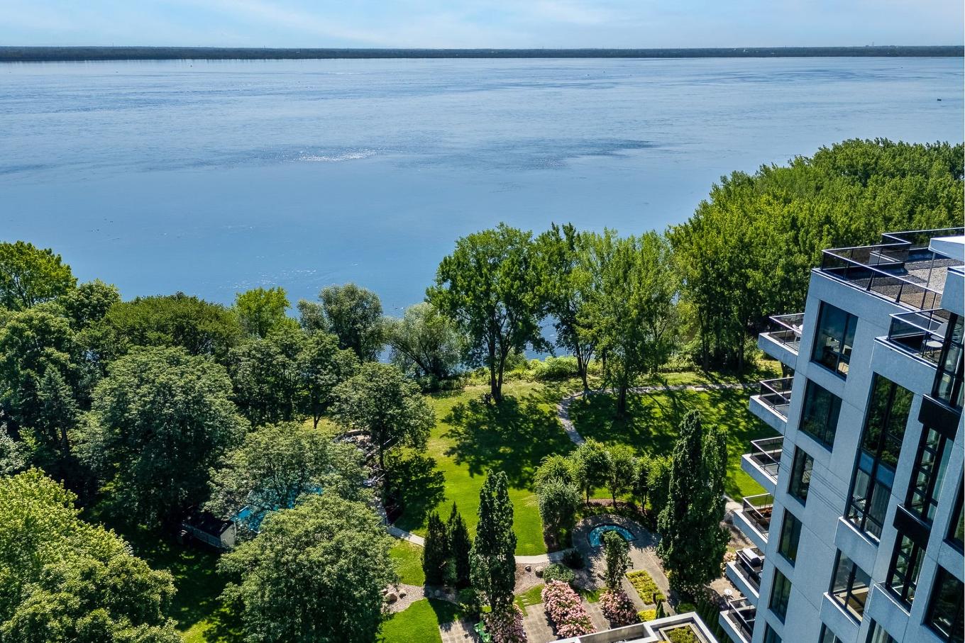 Aerial photo - 1201-100 Rue Hall, Montréal (Verdun/Île-Des-Soeurs), QC - Outdoor With Body Of Water With View