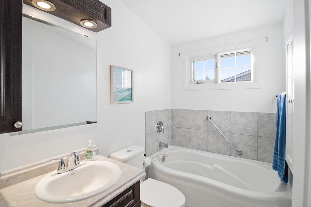 Salle de bains - 17 Rue Jacques-Gervais, Gatineau (Aylmer), QC - Indoor Photo Showing Bathroom