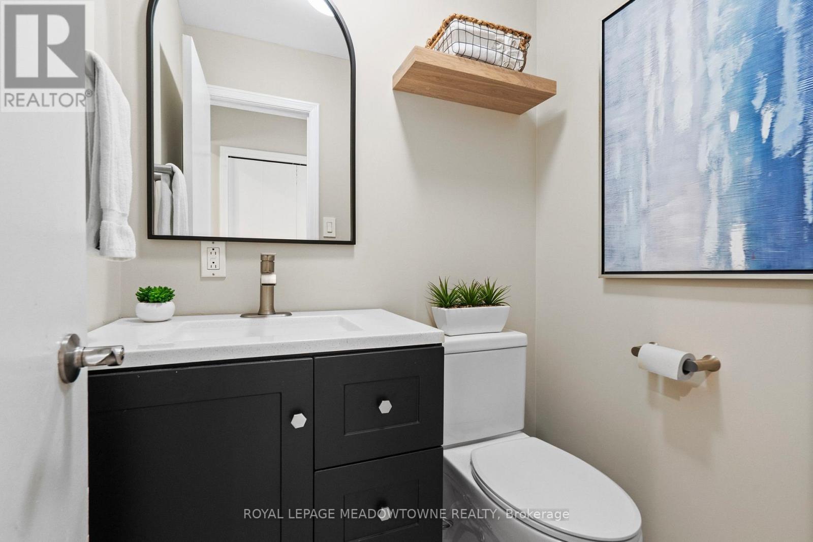 2523 Cavendish Drive, Burlington, ON - Indoor Photo Showing Bathroom