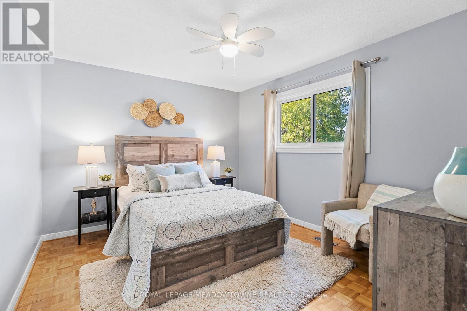 2523 Cavendish Drive, Burlington, ON - Indoor Photo Showing Bedroom