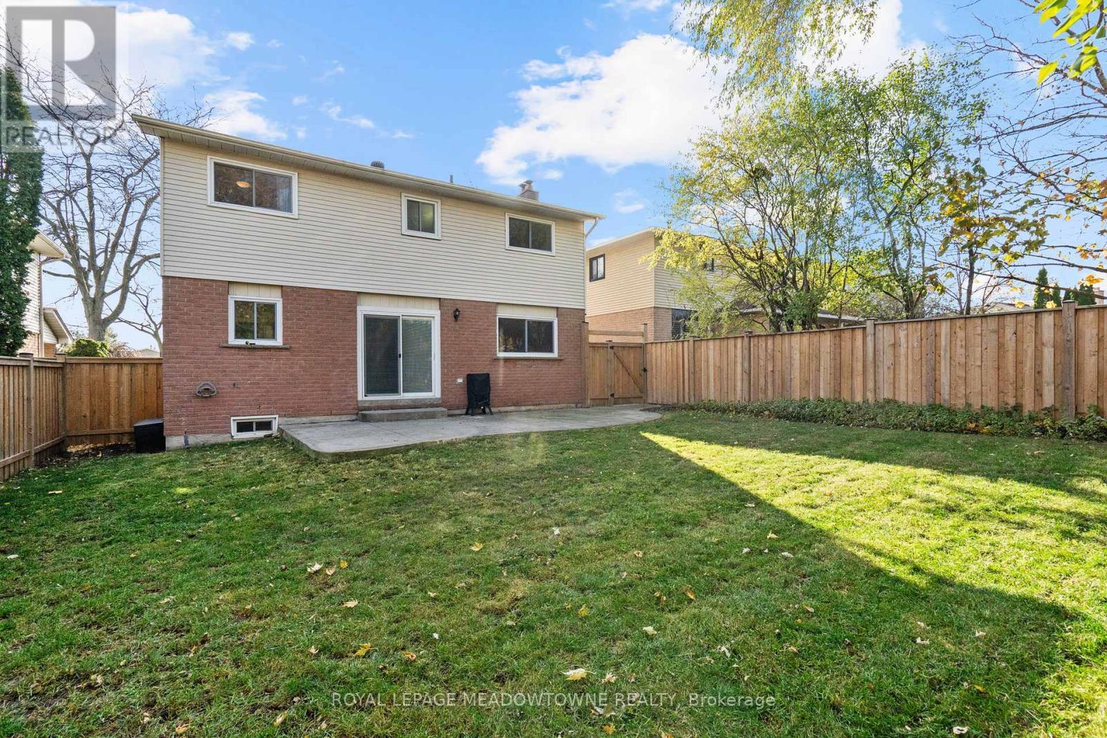 2523 Cavendish Drive, Burlington, ON - Outdoor