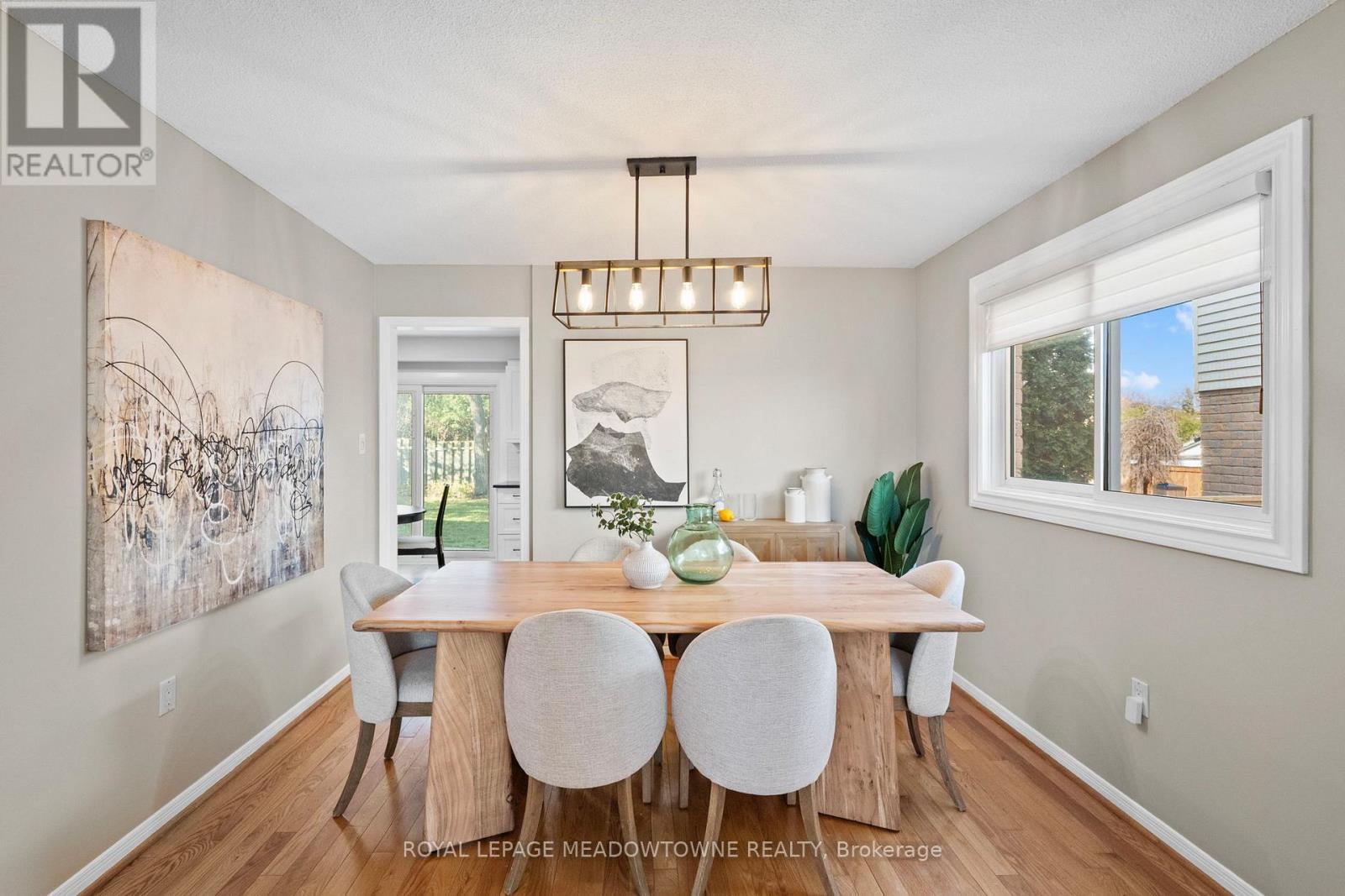2523 Cavendish Drive, Burlington, ON - Indoor Photo Showing Dining Room