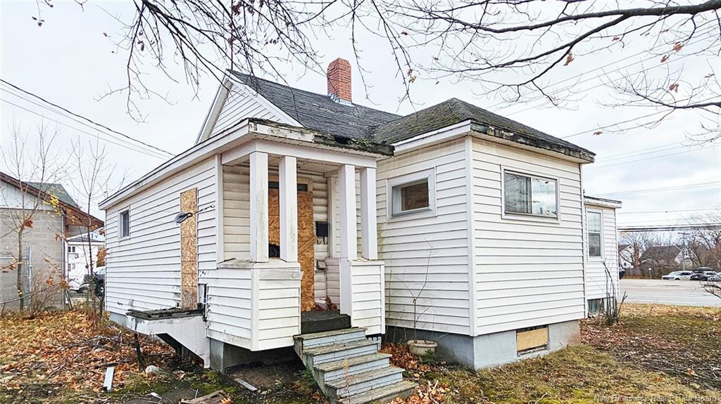 561 St George Blvd, Moncton, NB