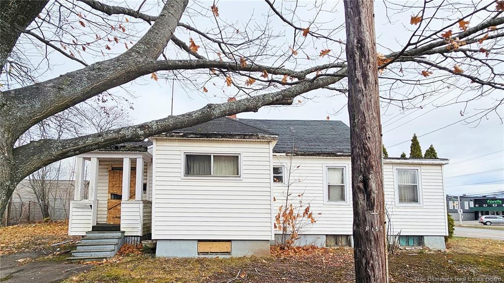 561 St George Blvd, Moncton, NB