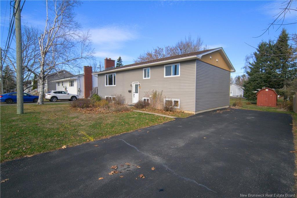 101 Sunset Dr, Fredericton, NB