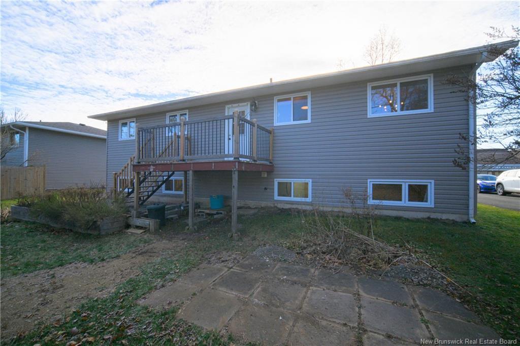 101 Sunset Dr, Fredericton, NB