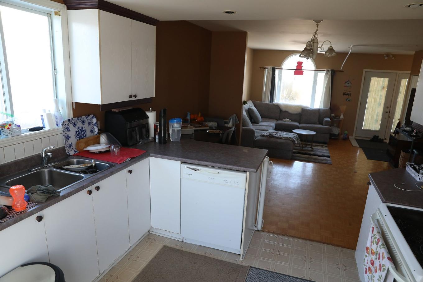 Cuisine - 3468 Ch. De La Rivière-Cachée, Boisbriand, QC - Indoor Photo Showing Kitchen With Double Sink