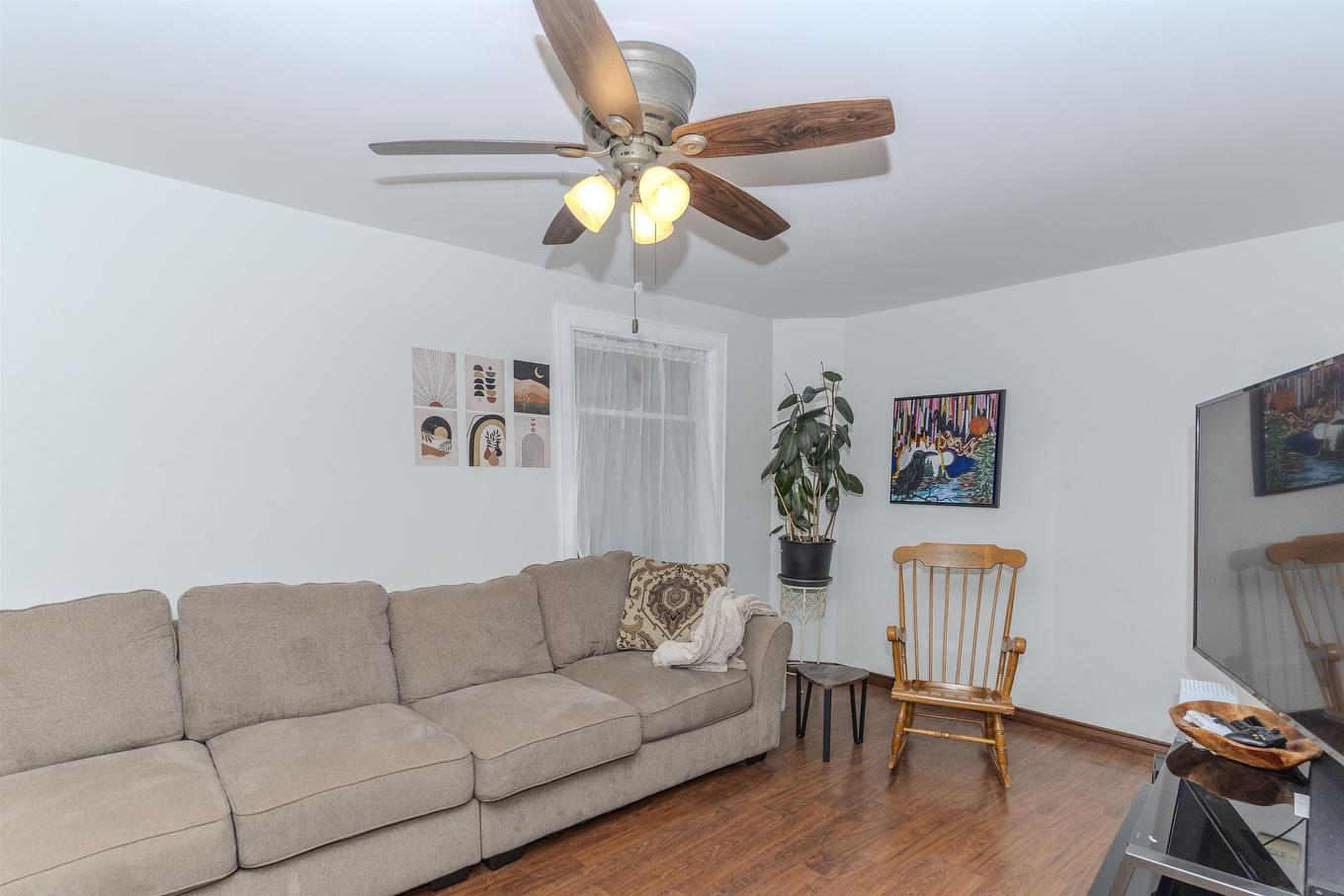 273 Amelia Street W, Thunder Bay, ON - Indoor Photo Showing Living Room