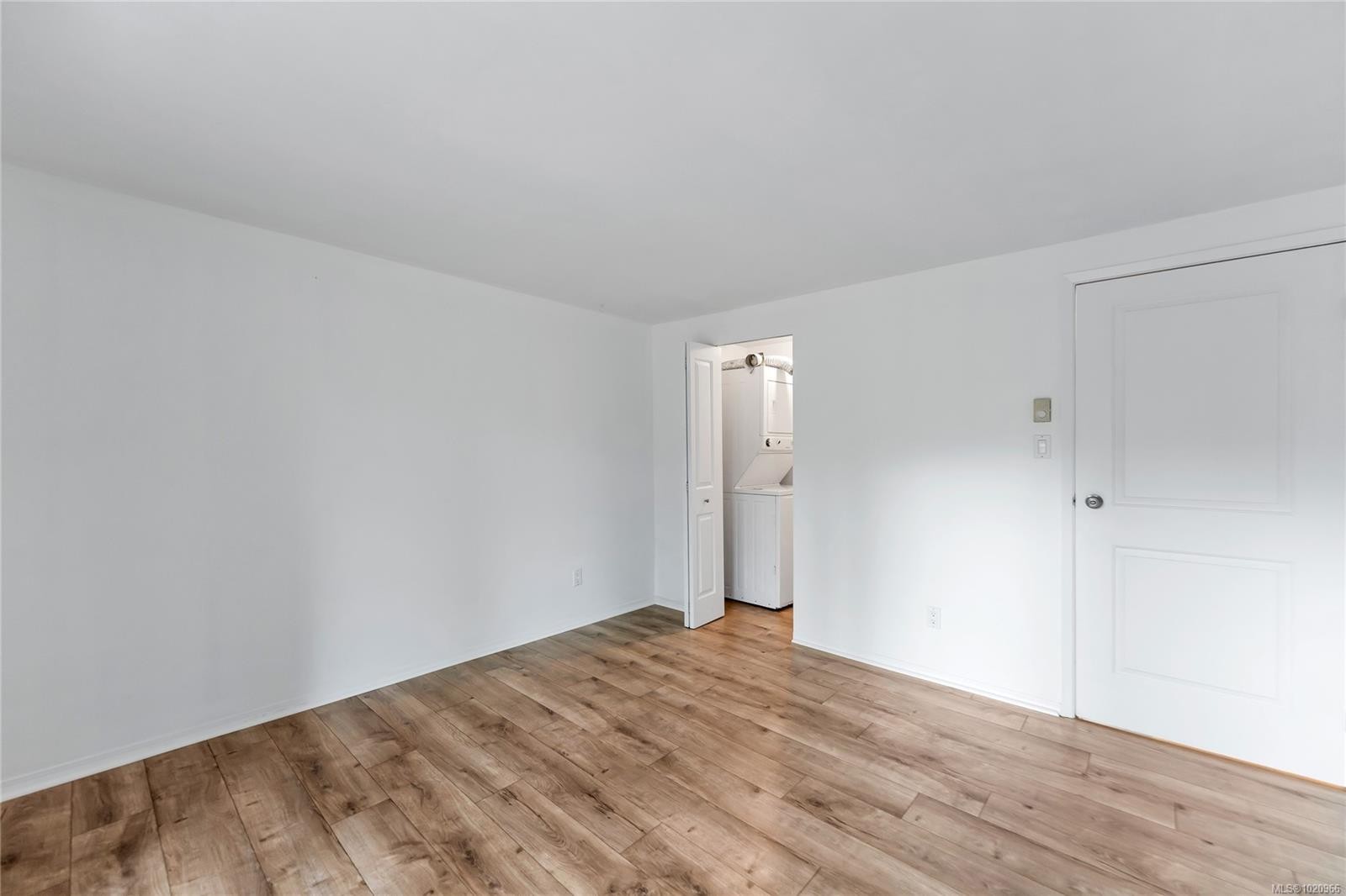 105-3277 Quadra St, Saanich, BC - Indoor Photo Showing Other Room