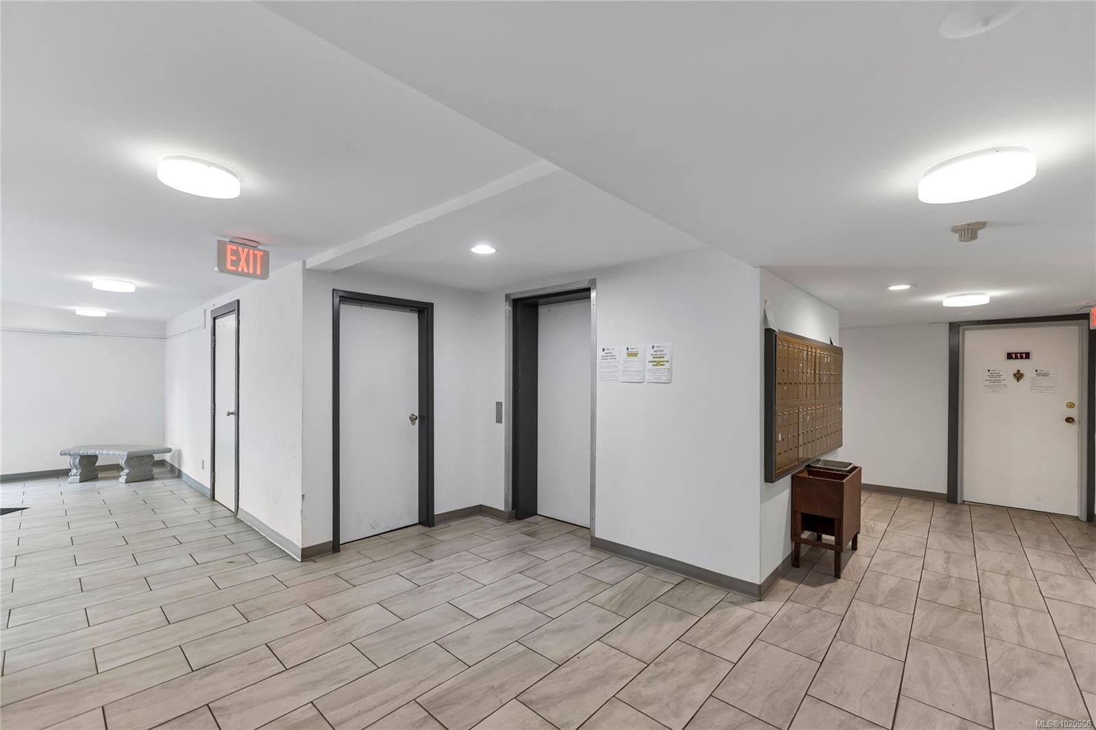 105-3277 Quadra St, Saanich, BC - Indoor Photo Showing Other Room