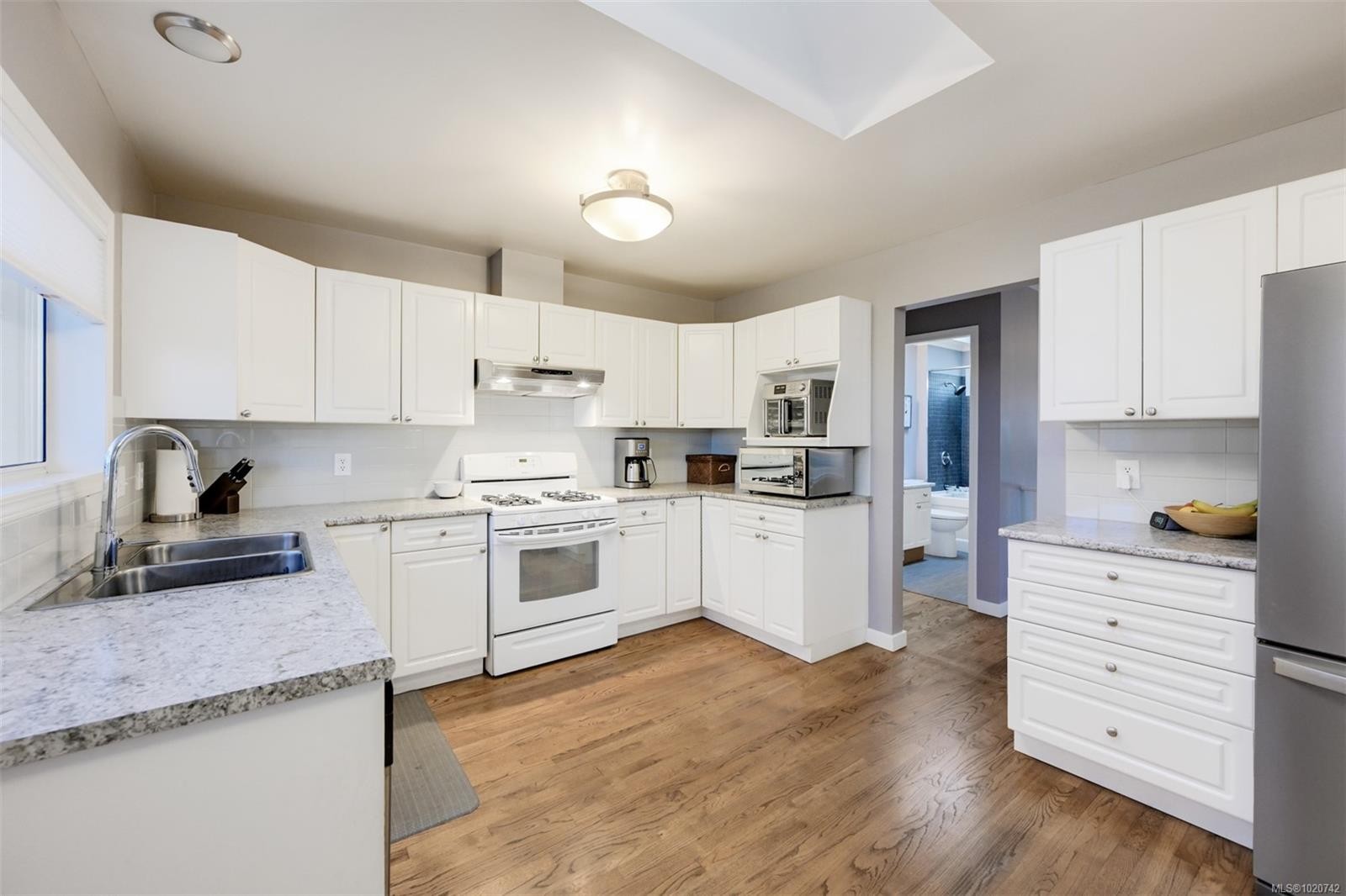 2211 Forbes St, Victoria, BC - Indoor Photo Showing Kitchen With Double Sink
