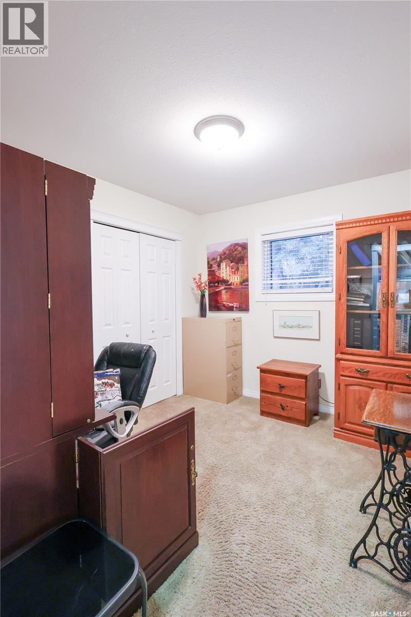 318 Neis Drive, Lakeland Rm No. 521, SK - Indoor