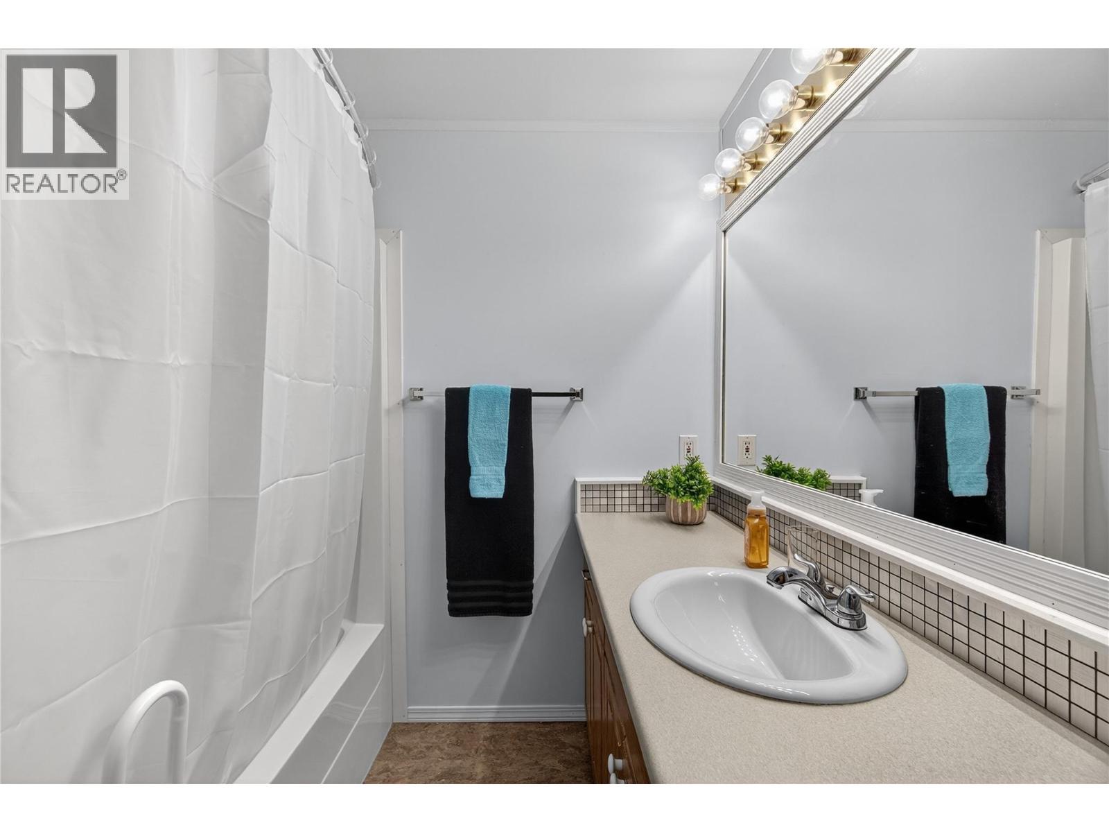 2036 Solsqua Sicamous Road Unit# 17, Sicamous, BC