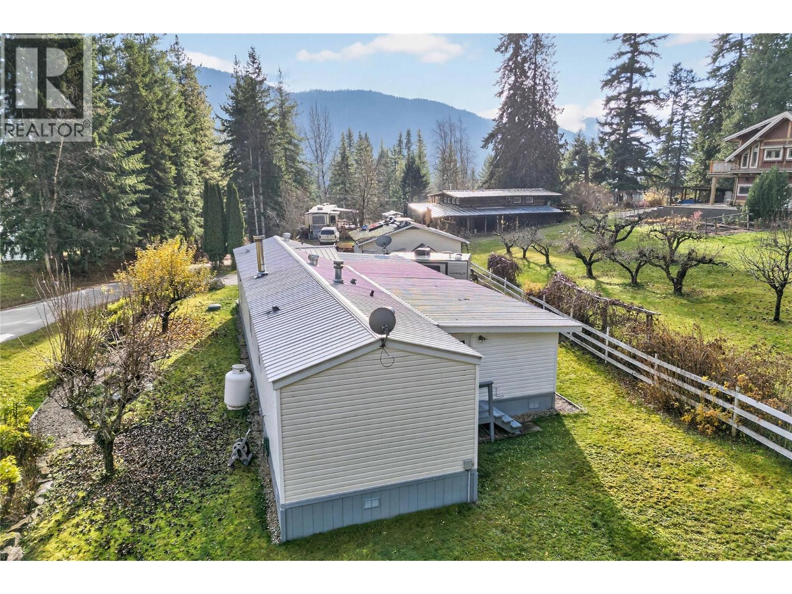 2036 Solsqua Sicamous Road Unit# 17, Sicamous, BC