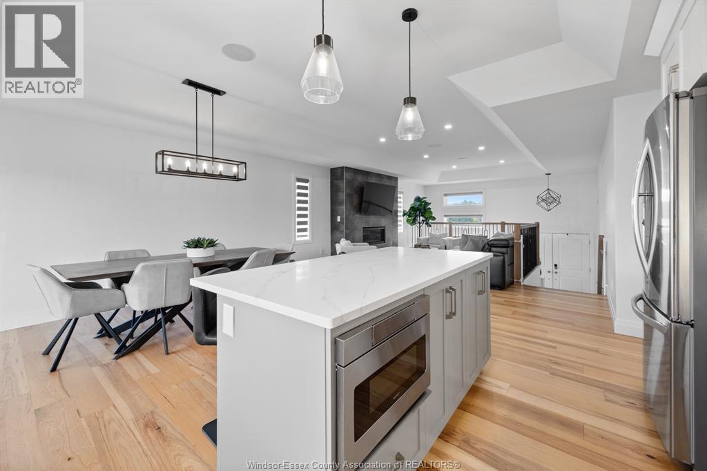 162 Summer, Belle River, ON - Indoor Photo Showing Kitchen With Upgraded Kitchen