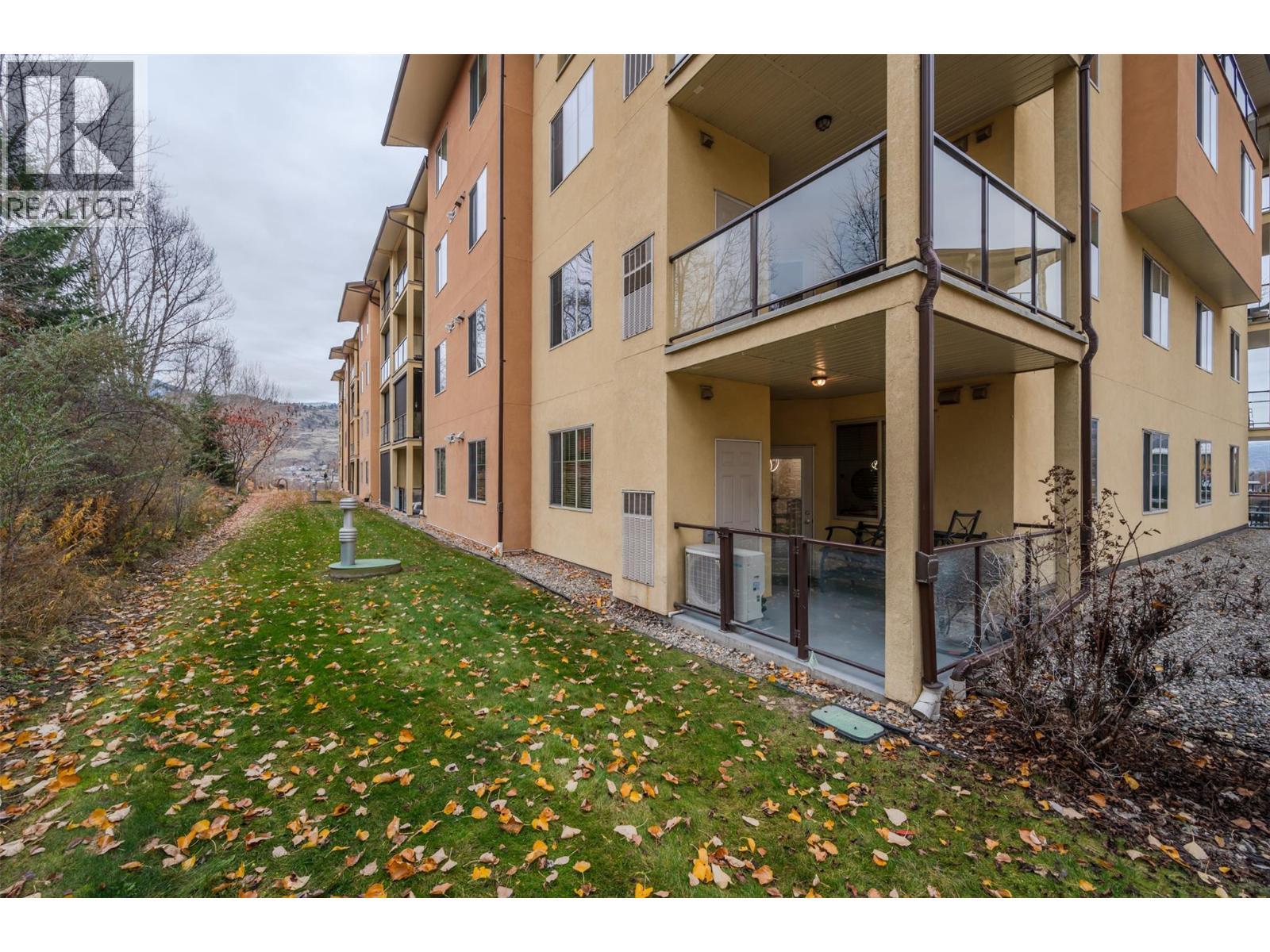 covered deck - 921 Spillway Road Unit# 102B, Oliver, BC - Outdoor