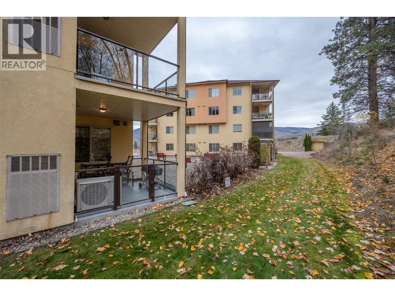 covered deck - 921 Spillway Road Unit# 102B, Oliver, BC - Outdoor