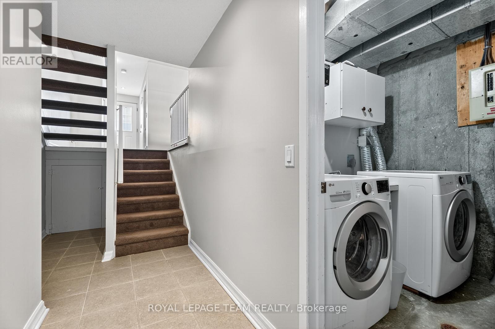 10 - 290 Cathcart Street, Ottawa, ON - Indoor Photo Showing Laundry Room