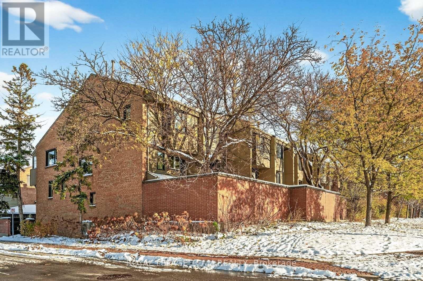 10 - 290 Cathcart Street, Ottawa, ON - Outdoor