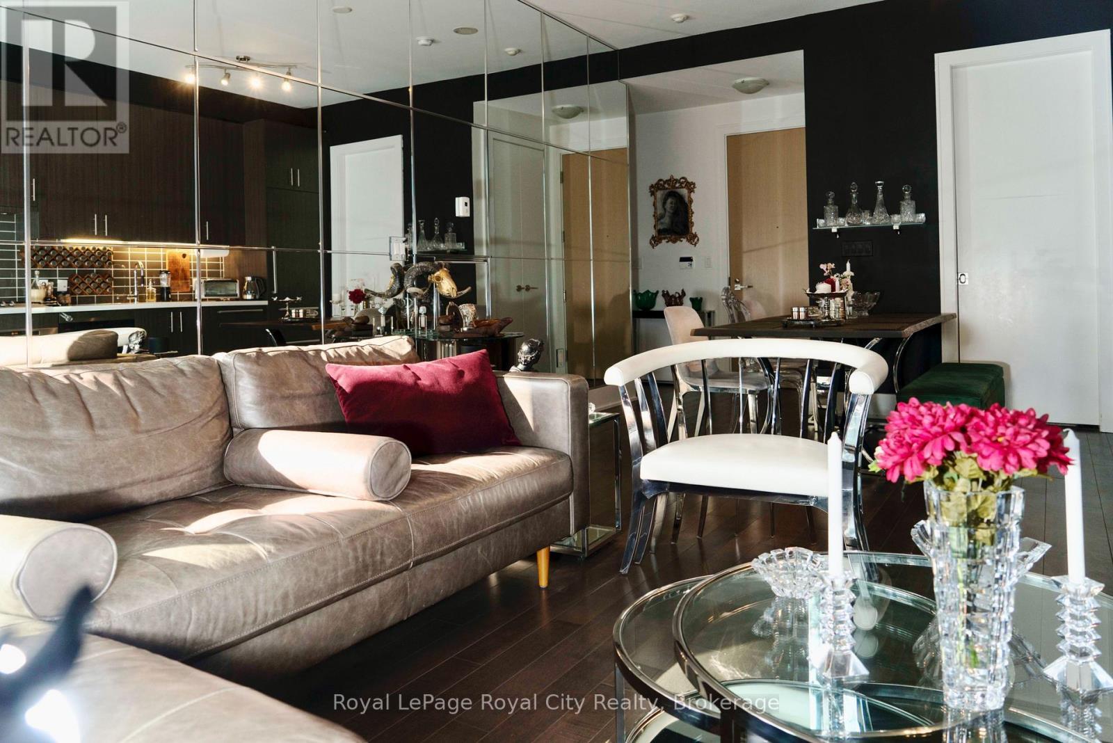 830 - 39 Queens Quay E, Toronto (Waterfront Communities), ON - Indoor