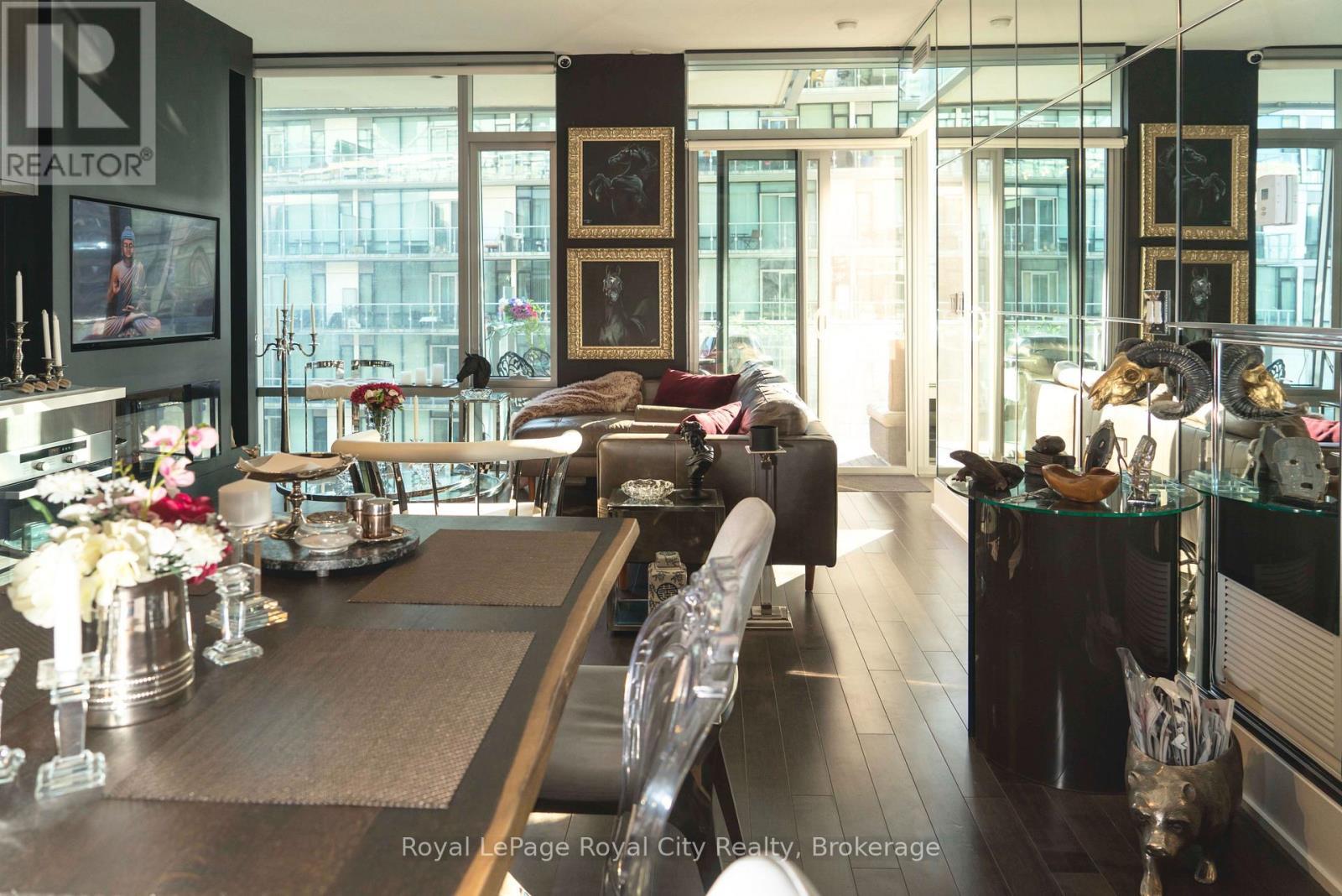 830 - 39 Queens Quay E, Toronto (Waterfront Communities), ON - Indoor