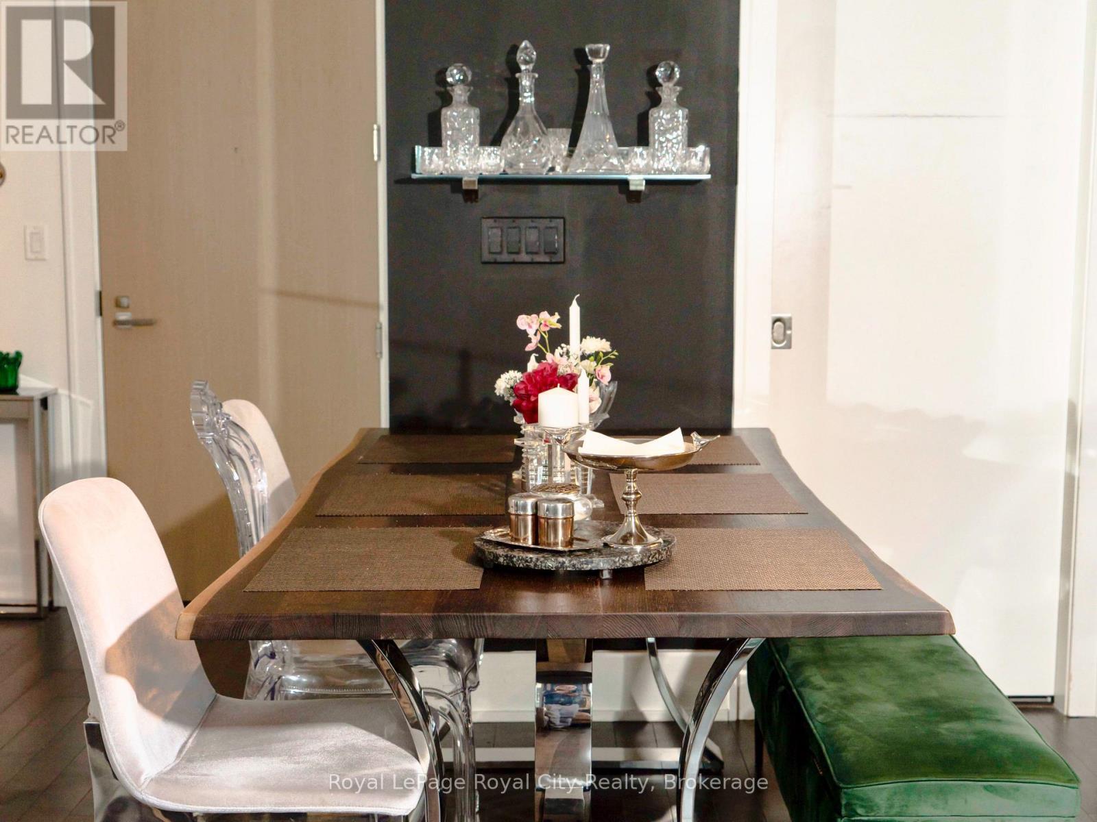 830 - 39 Queens Quay E, Toronto (Waterfront Communities), ON - Indoor Photo Showing Dining Room