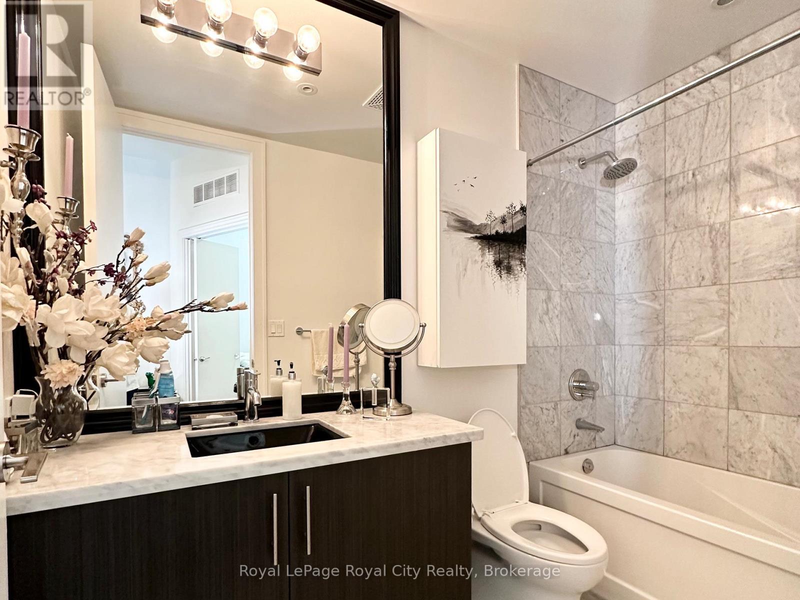 830 - 39 Queens Quay E, Toronto (Waterfront Communities), ON - Indoor Photo Showing Bathroom