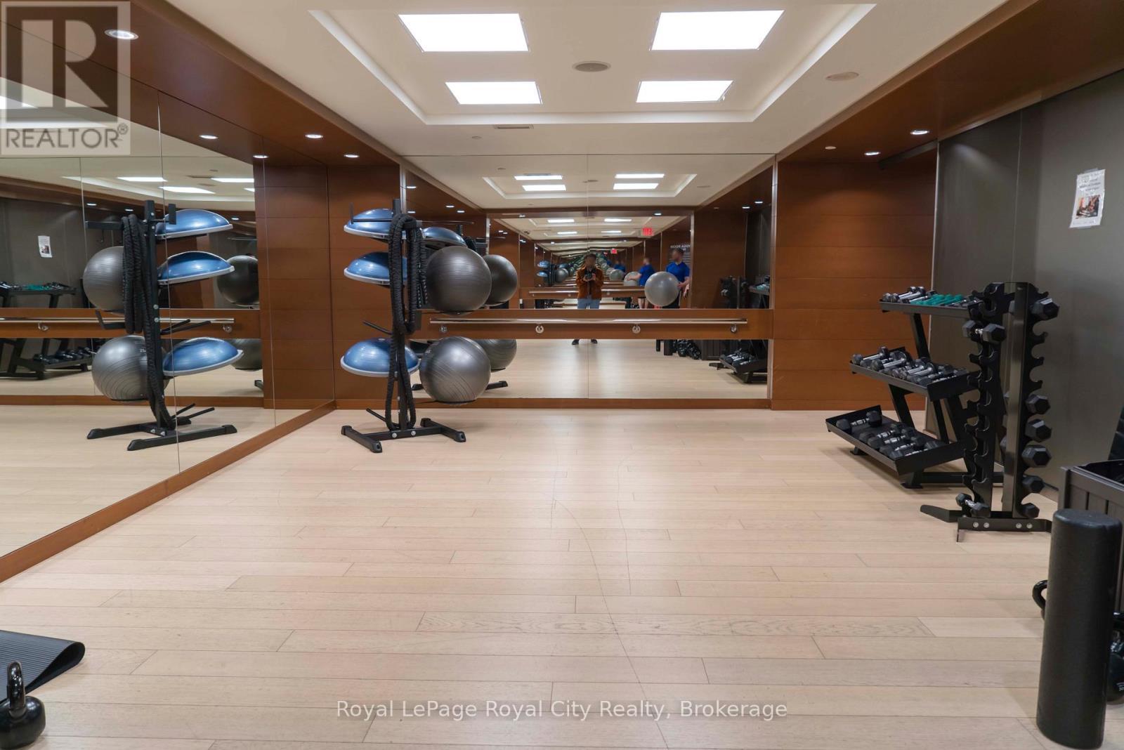 830 - 39 Queens Quay E, Toronto (Waterfront Communities), ON - Indoor Photo Showing Gym Room