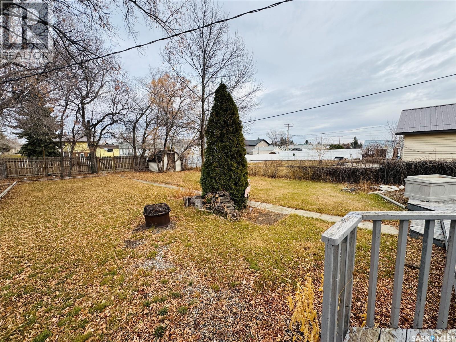 213 3Rd Avenue W, Biggar, SK - Outdoor