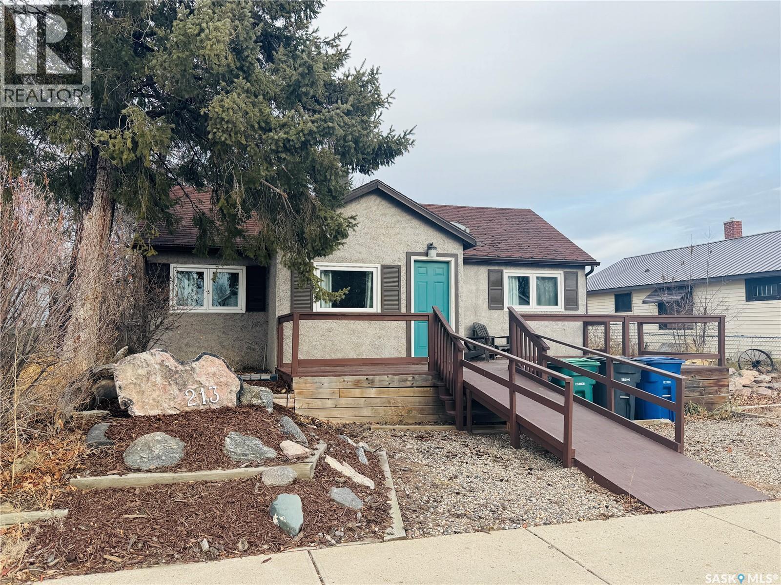 213 3Rd Avenue W, Biggar, SK - Outdoor