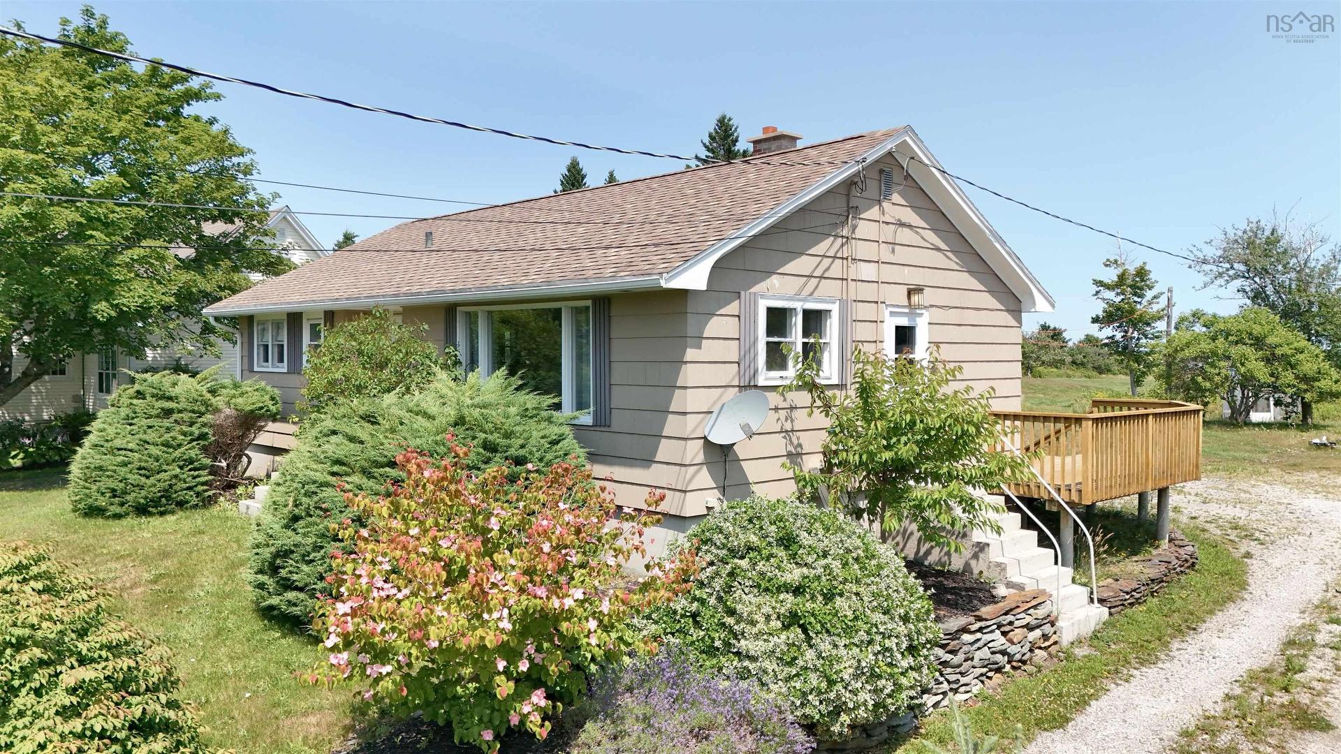 911 Highway 335, West Pubnico, NS - Outdoor