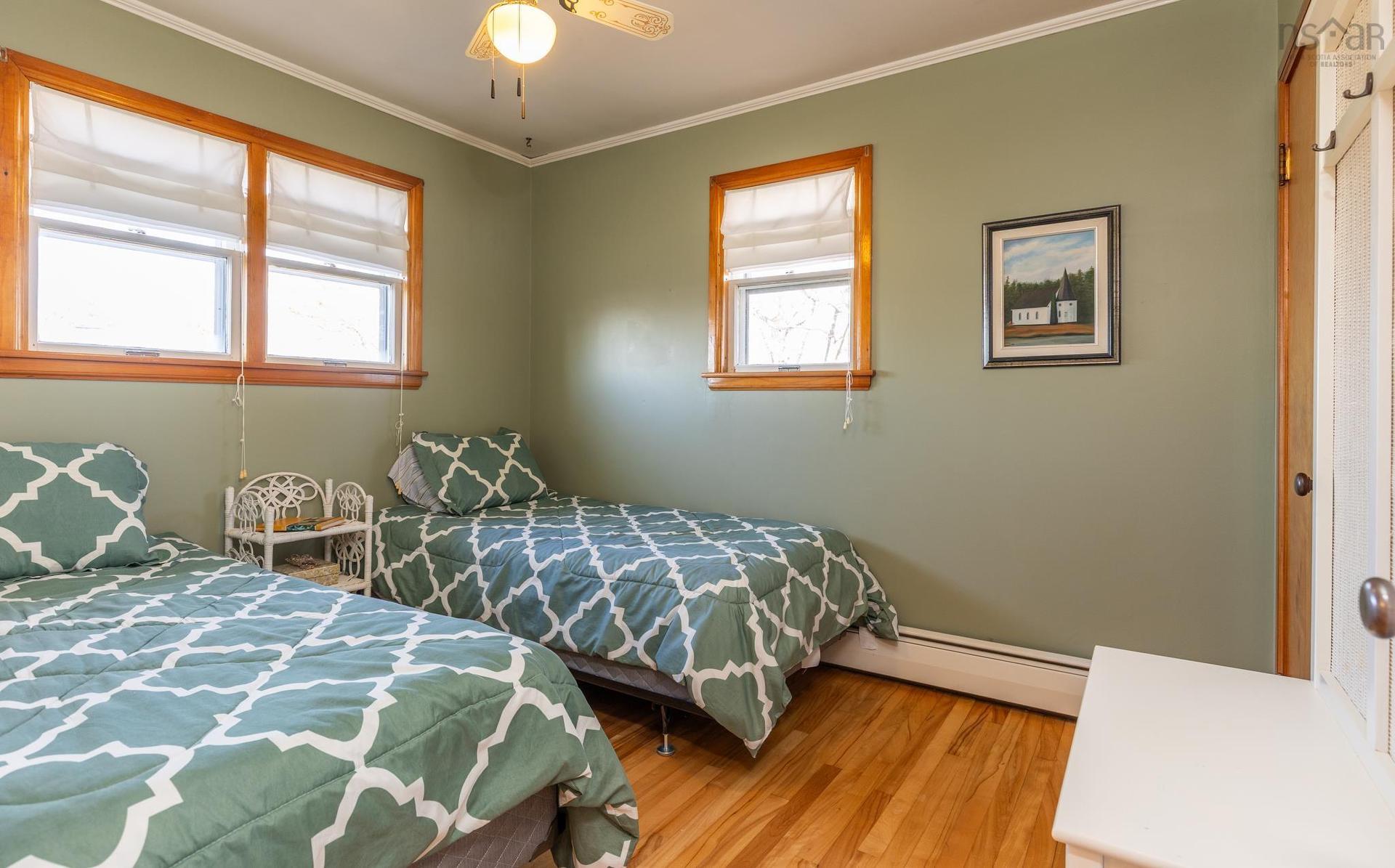 911 Highway 335, West Pubnico, NS - Indoor Photo Showing Bedroom