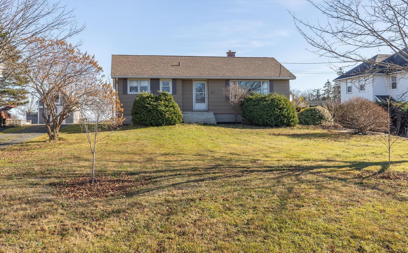 911 Highway 335, West Pubnico, NS